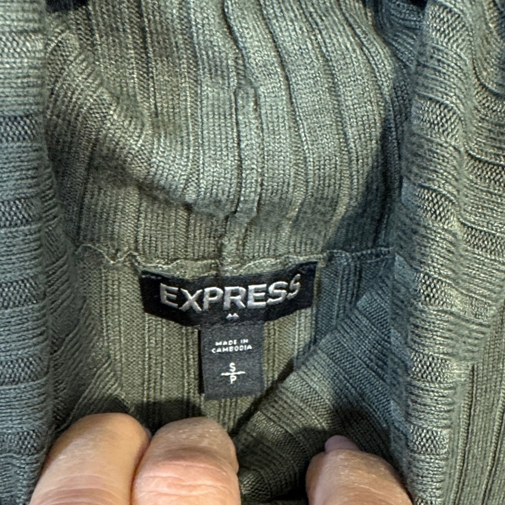 EUC Express Olive Sleeveless Turtleneck Sweater with Tons of Stretch - Picture 3 of 4